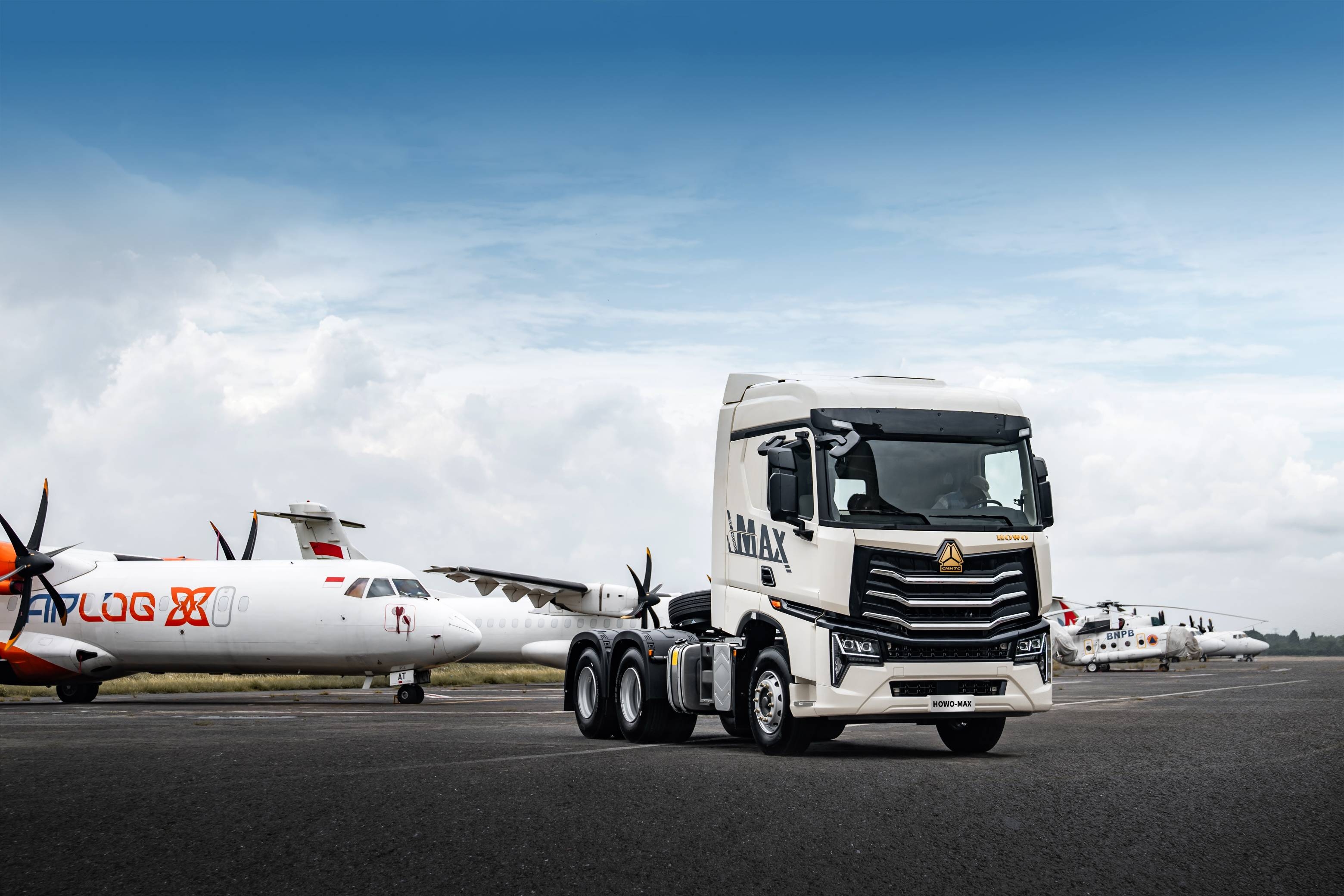 HOWO-MAX 6x4 tractor (3)