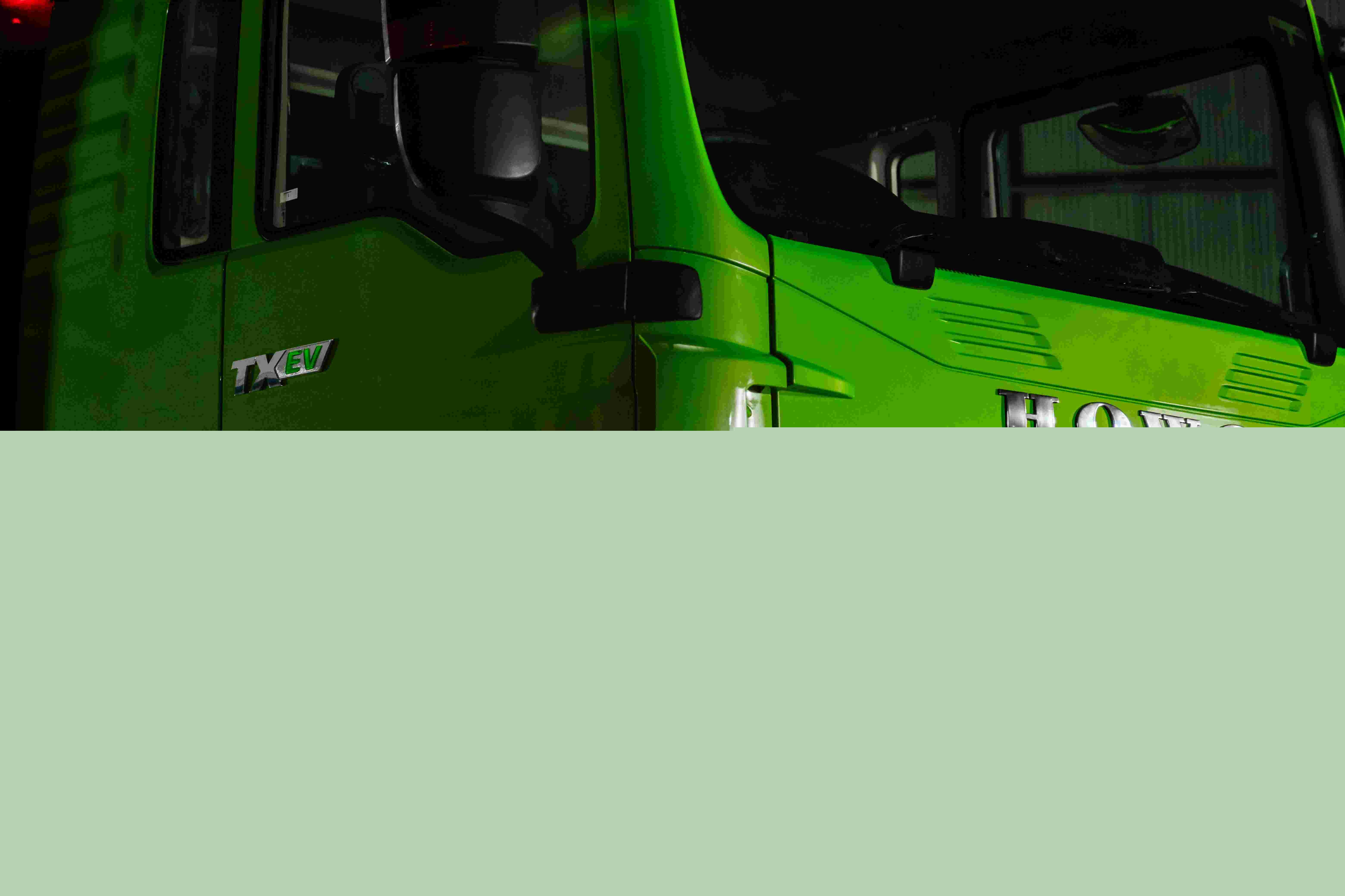 HOWO-TX EV 8x4 Tipper (9)